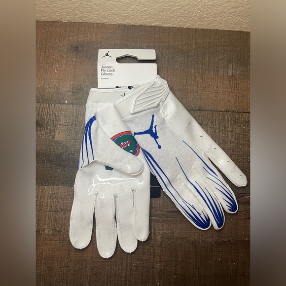 Air Jordan “Florida Gators” Fly Lock Football Gloves.
- Size 2XL Men. - Picture 1 of 4